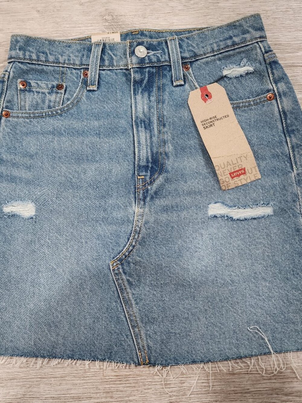 Levi's High Rise Deconstructred Denim Skirt Women's Size 0 W25 NWT